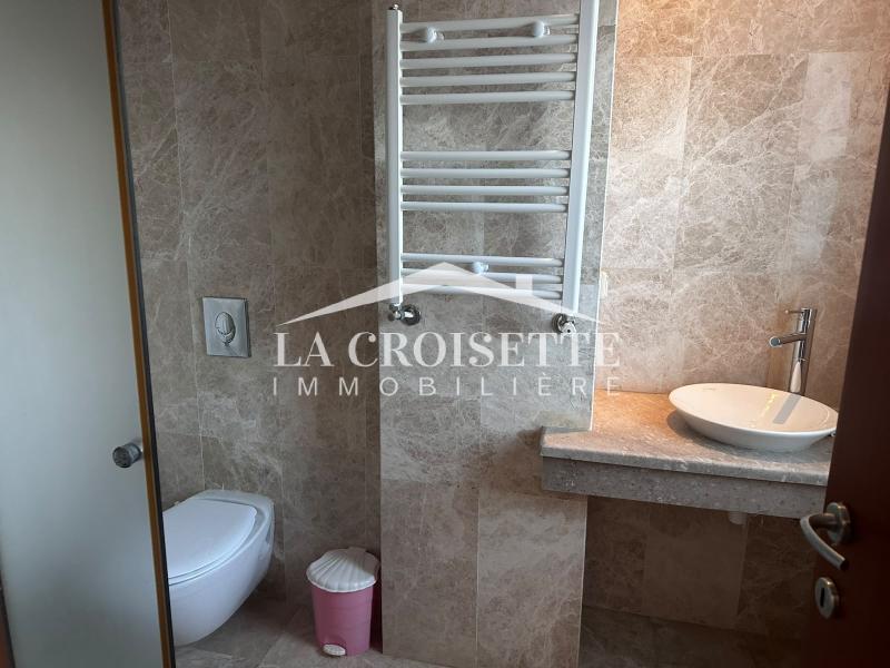 Triplex S+5 avec jardin à La Marsa